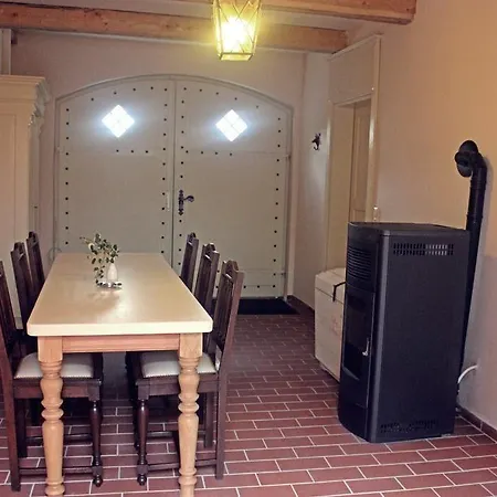 Konukevi Altstadtpension 3*