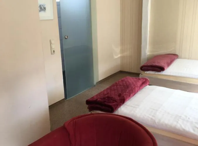 Konukevi Altstadtpension 3*